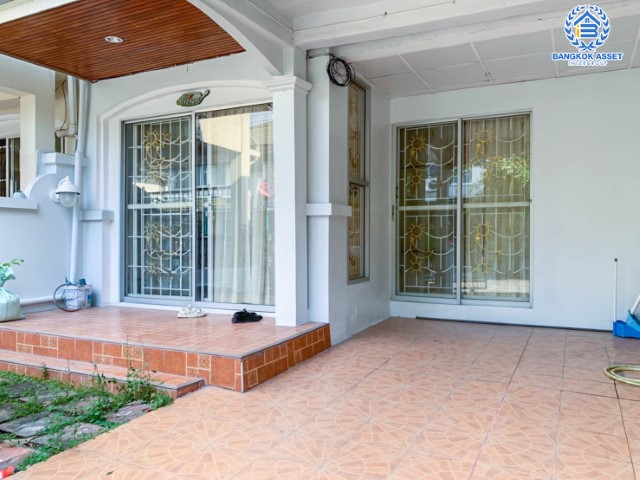 *****ทาวน์เฮ้าส์มือสองย่านนนทบุรี ทำเลโซนเมือง ม.ศุภาลัยวิลล์ ติวานนท์-รัตนาธิเบศร์  บ้านพร้อมอยู่ ฟังก์ชัน 3 ห้องนอน 2 ห้องน้ำ 1 ที่จอดรถ บนทำเลดีที่สุด! เชื่อมต่อหลายเส้นทาง ใกล้รถไฟฟ้าสายสีม่วง "สถานีศูนย์ราชการนนทบุรี" และทางด่วน "งามวงศ์วาน"